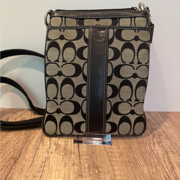 Coach Signature Stripe Swingpack Crossbody Black/Khaki - Picture 1 of 8